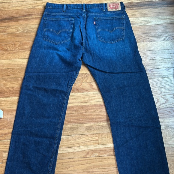 Levi 569 dark wash jeans - Picture 2 of 3